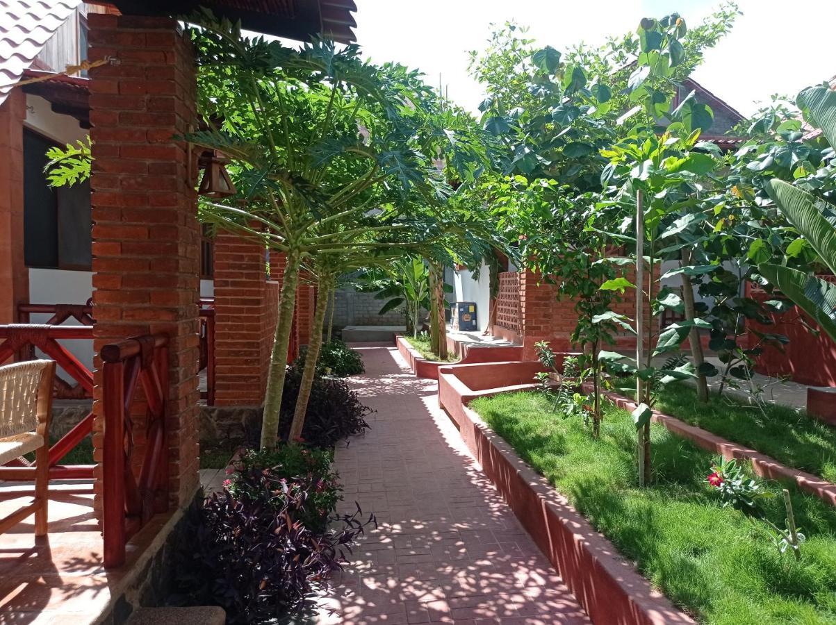 Bungalows Y Cabanas, Las Barracas De La Barra Malucano Exterior foto